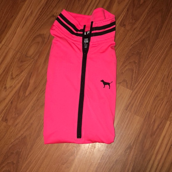 💕💕VS Pink pullover-Elastane/polyester blend ❤️❤️ - Picture 4 of 4